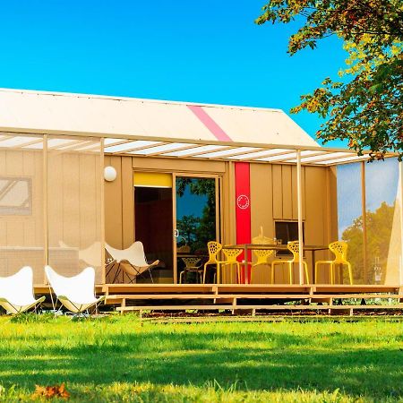 Big Berry Luxury Lifestyle Resort Metlika Bagian luar foto