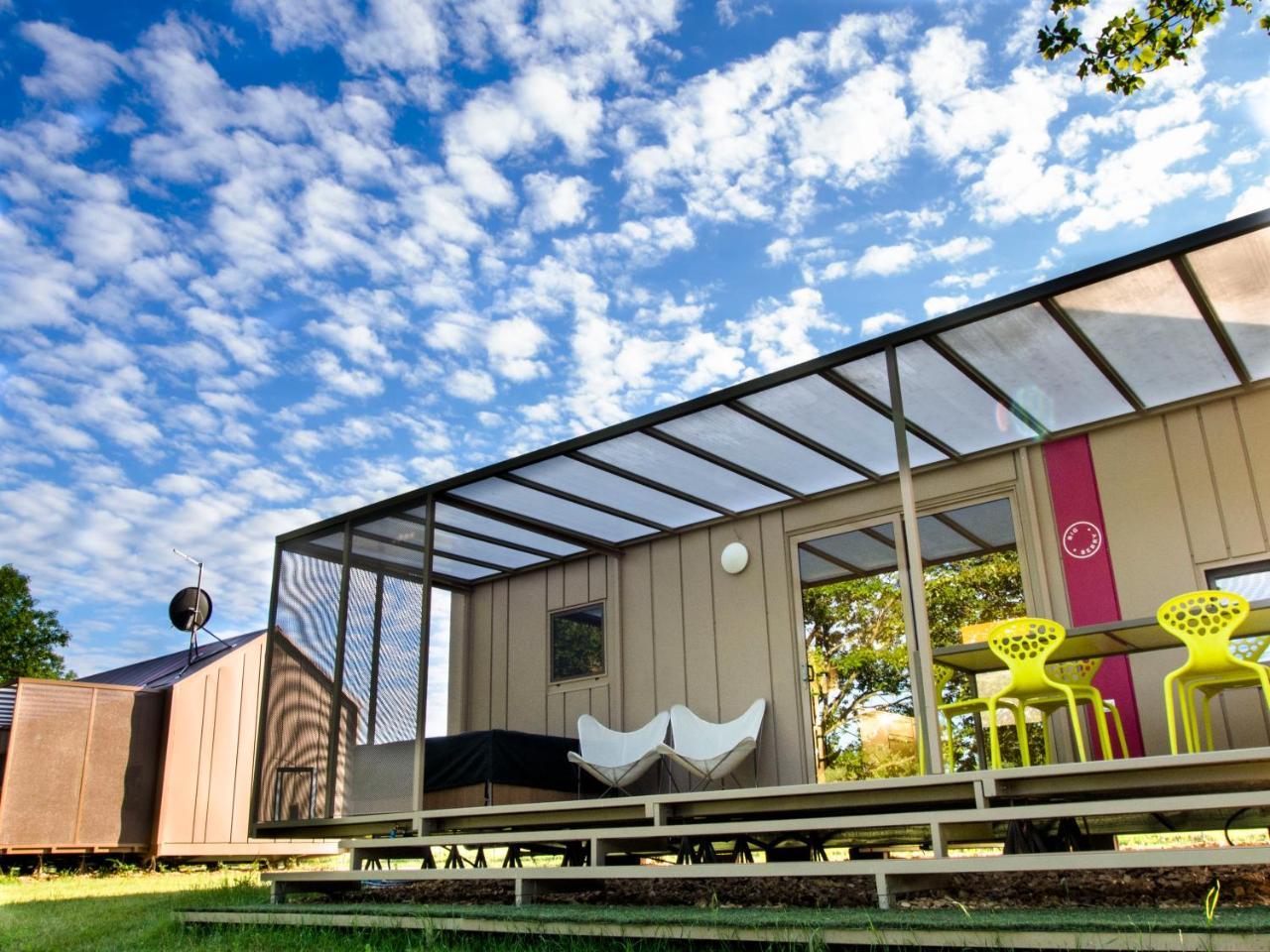 Big Berry Luxury Lifestyle Resort Metlika Bagian luar foto